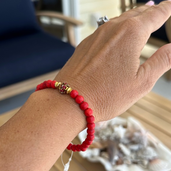 Red Small stone bracelet with red stones - Picture 6 of 9